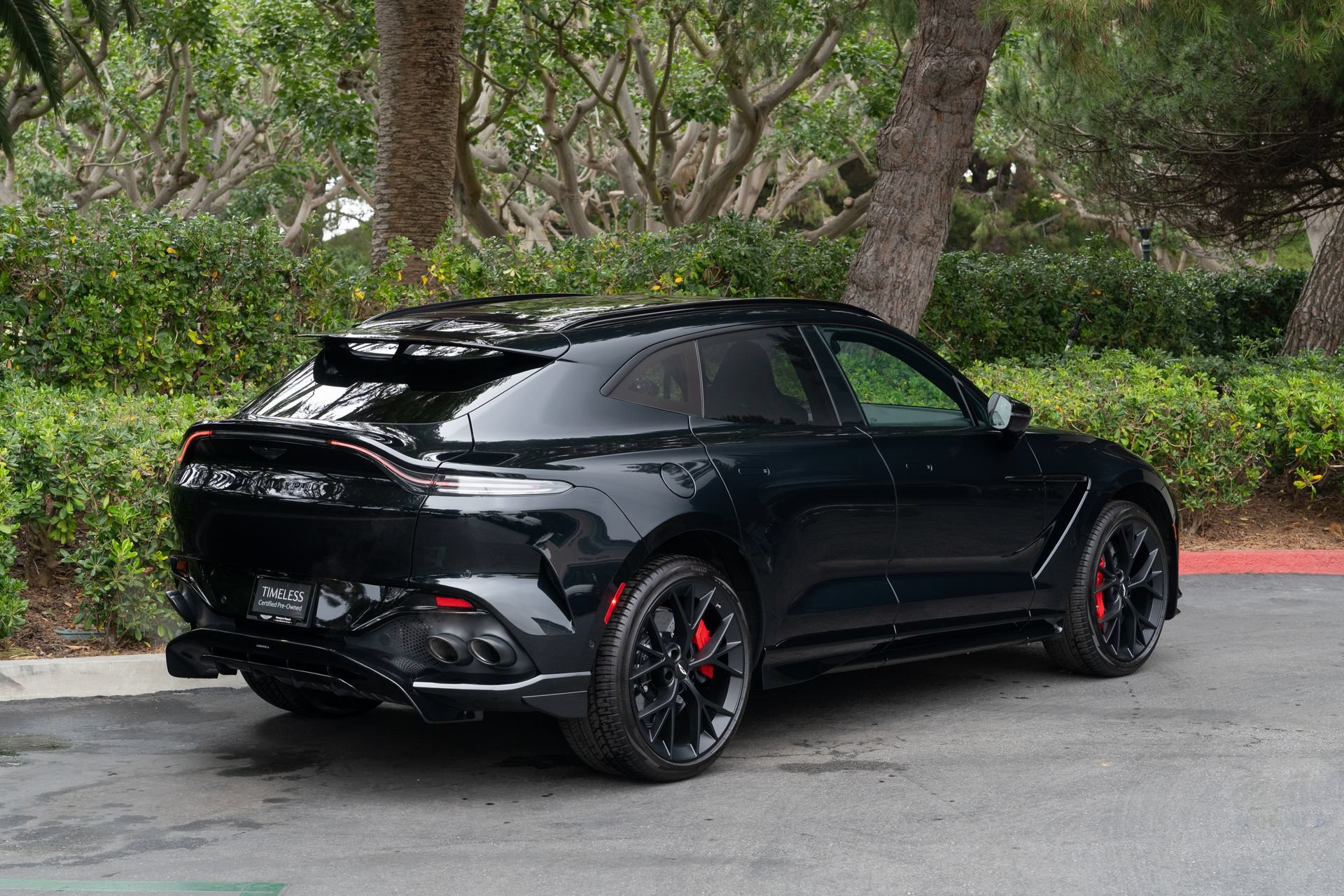 Used 2025 Aston Martin DBX 707 AWD/4WD image 3