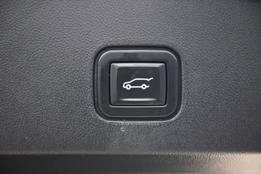 Used 2024 Cadillac Lyriq Tech RWD image 40