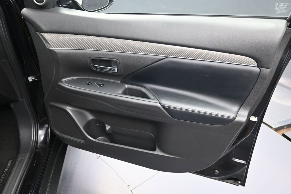 Used 2019 Mitsubishi Outlander GT AWD/4WD image 38