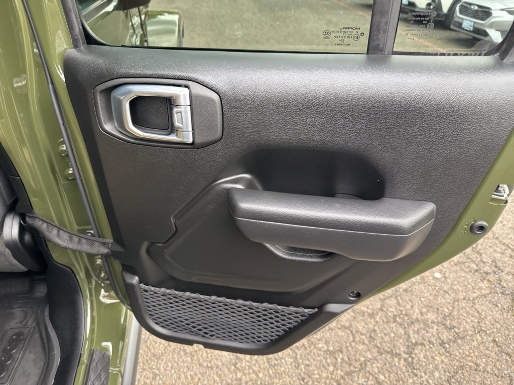 Used 2023 Jeep Gladiator Willys image 28