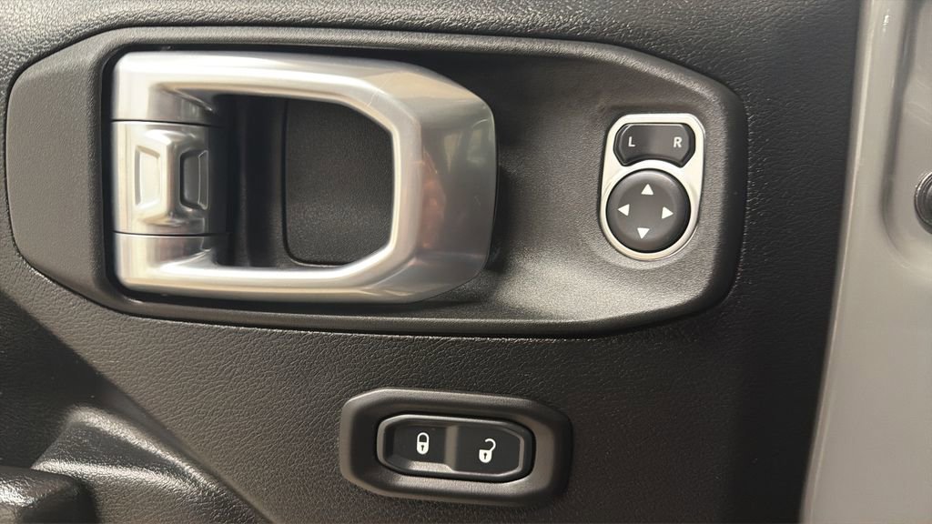 Used 2021 Jeep Wrangler Unlimited Rubicon AWD/4WD image 22