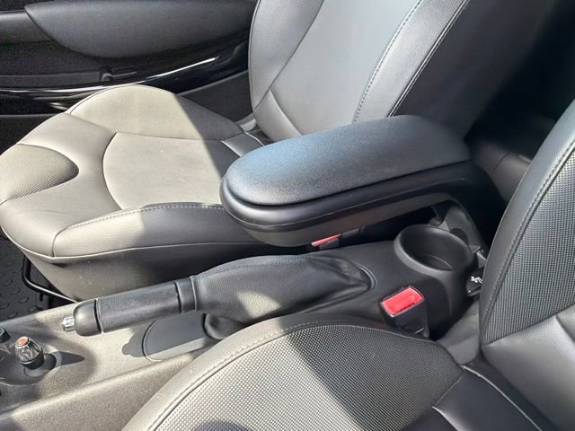 Used 2013 MINI Cooper Roadster FWD image 31