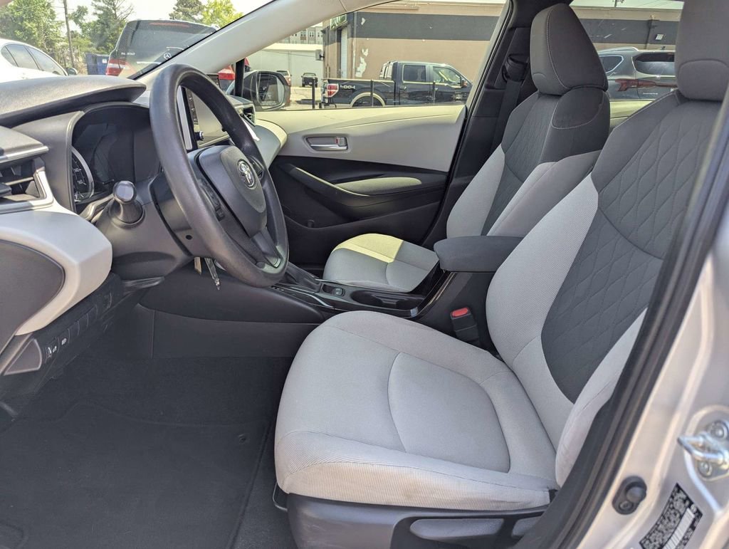 Used 2021 Toyota Corolla LE FWD image 19