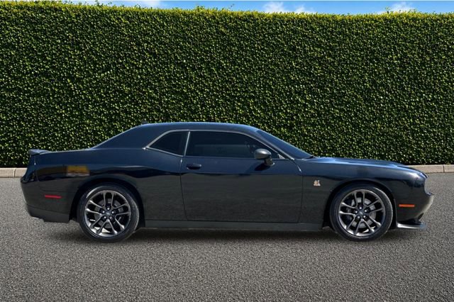 Used 2022 Dodge Challenger R/T Scat Pack RWD image 3