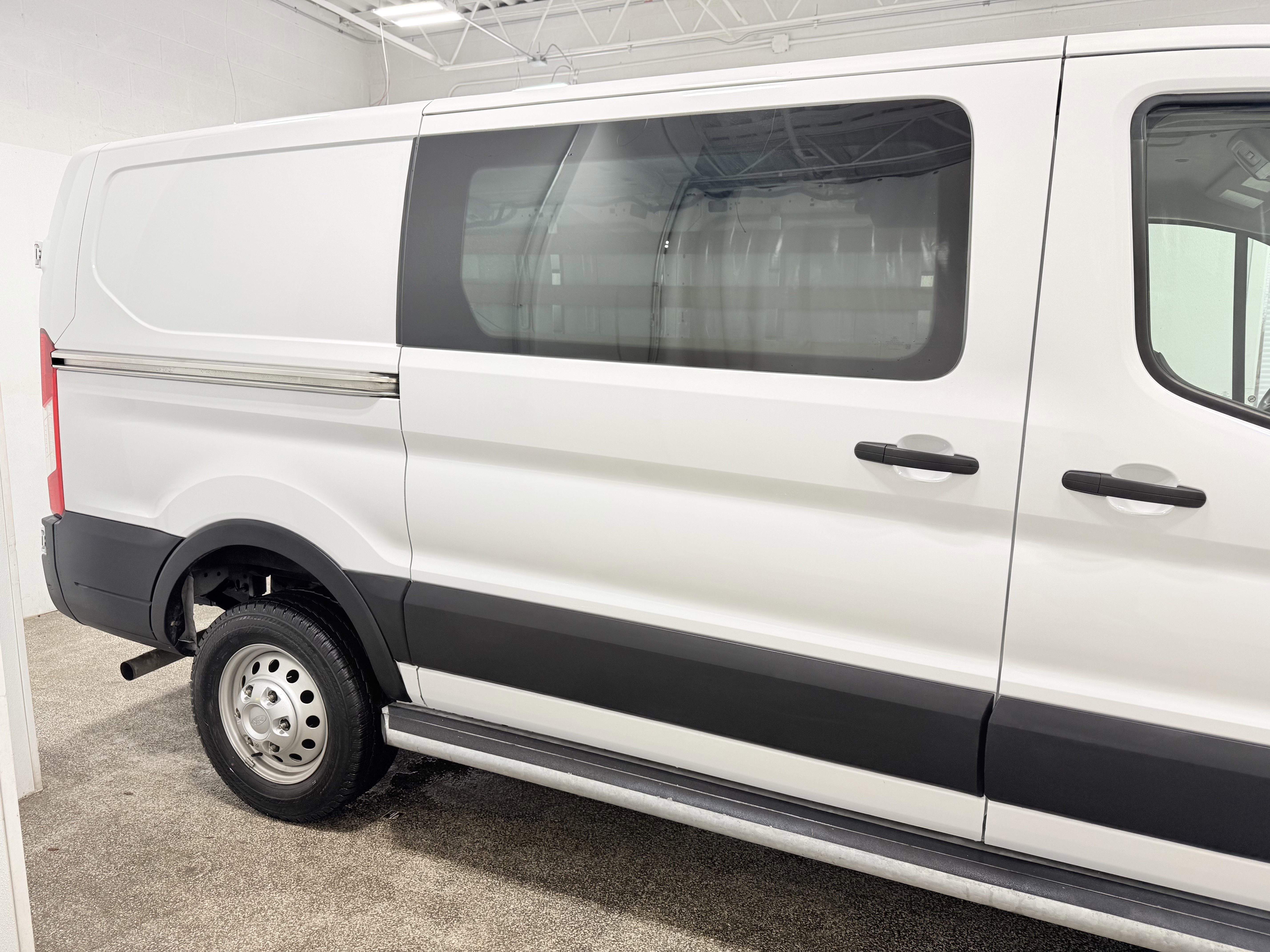 Used 2024 Ford Transit 250 Low Roof AWD w/ Exterior Upgrade Package image 8