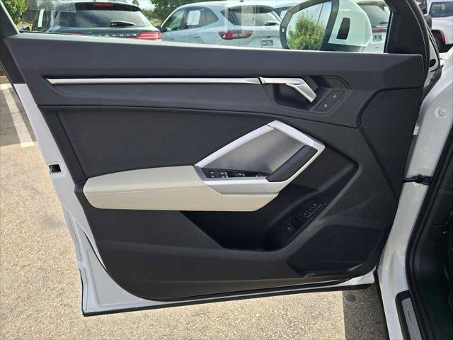 Certified 2024 Audi Q3 2.0T Premium w/ Convenience Package AWD/4WD image 19