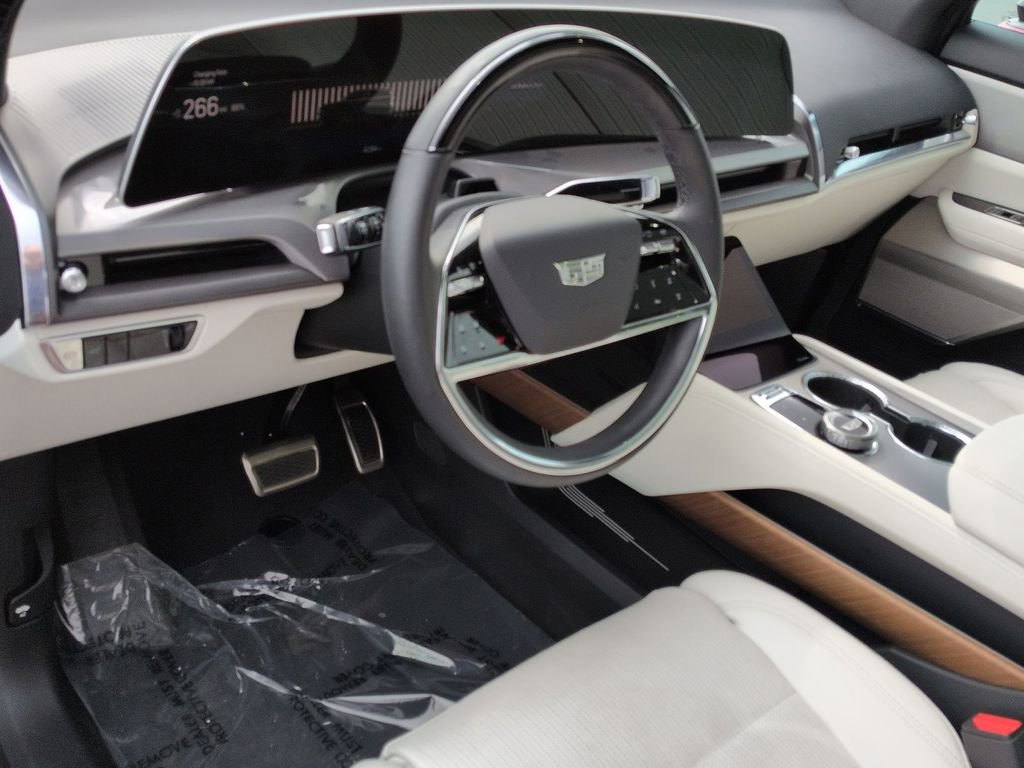 Certified 2026 Cadillac Vistiq Sport image 10