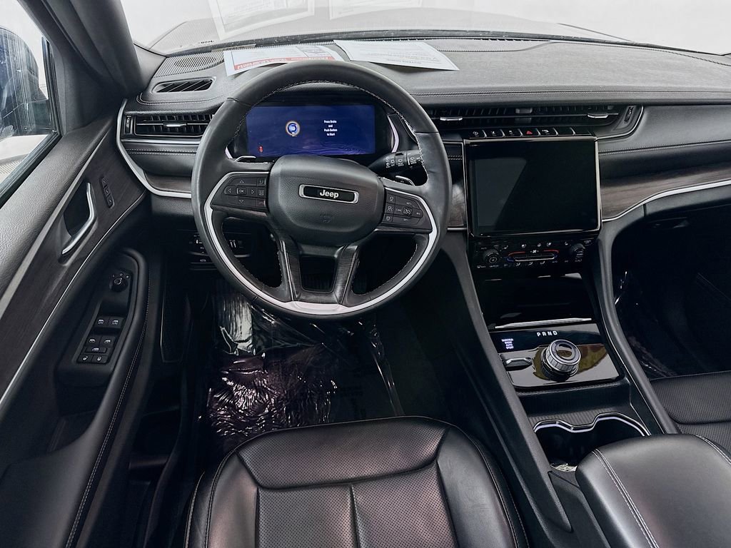 Certified 2025 Jeep Grand Cherokee Limited w/ Luxury Tech Group II image 35