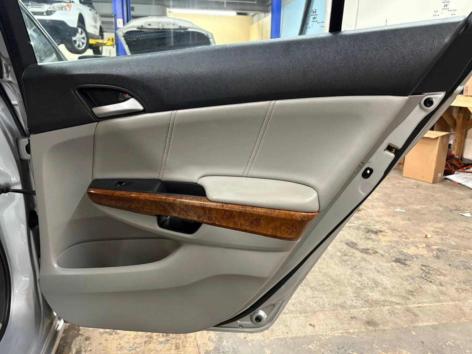 Used 2012 Honda Accord EX-L image 26