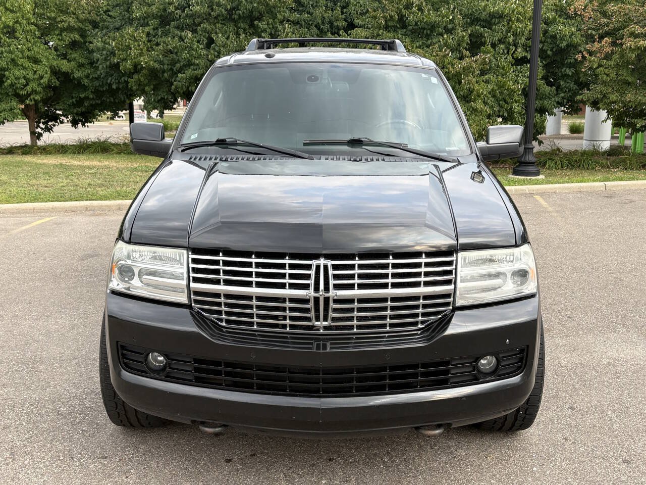 Used 2010 Lincoln Navigator 4WD image 5