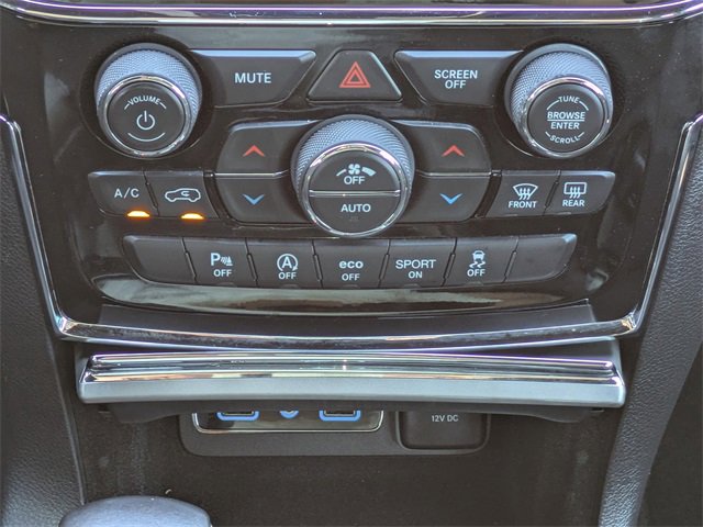 Used 2019 Jeep Grand Cherokee Laredo w/ 18" Wheel & 8.4" Radio Group image 18