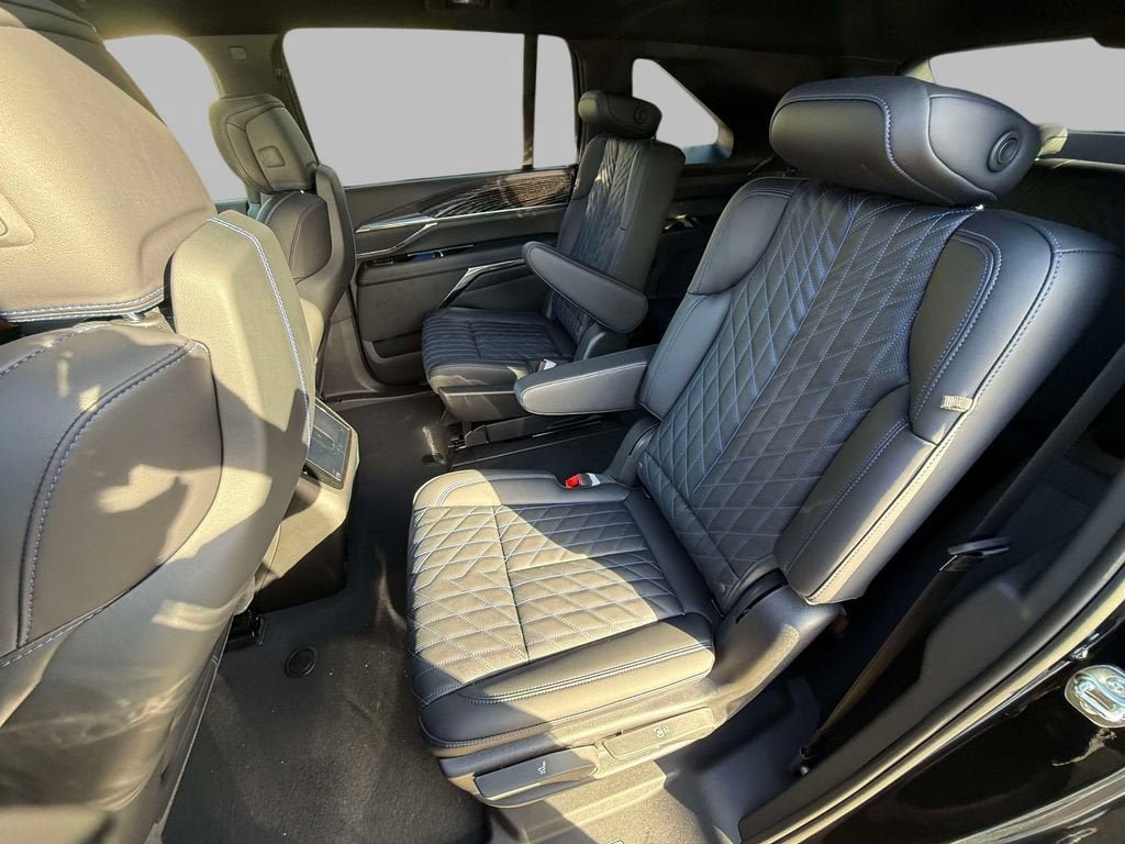New 2025 Cadillac Escalade IQ Luxury 1 AWD/4WD image 13