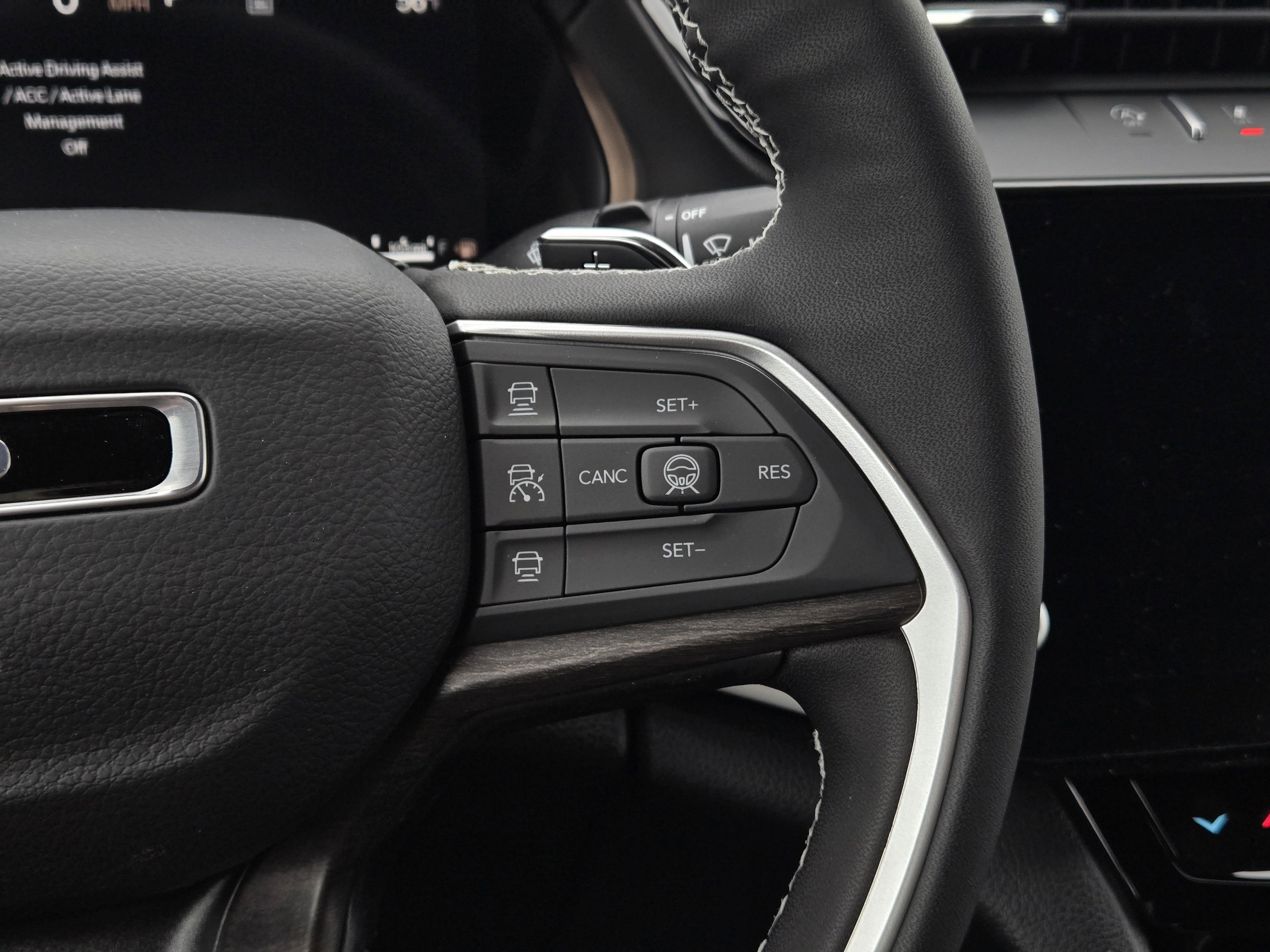 New 2026 Jeep Grand Cherokee Altitude AWD/4WD image 9