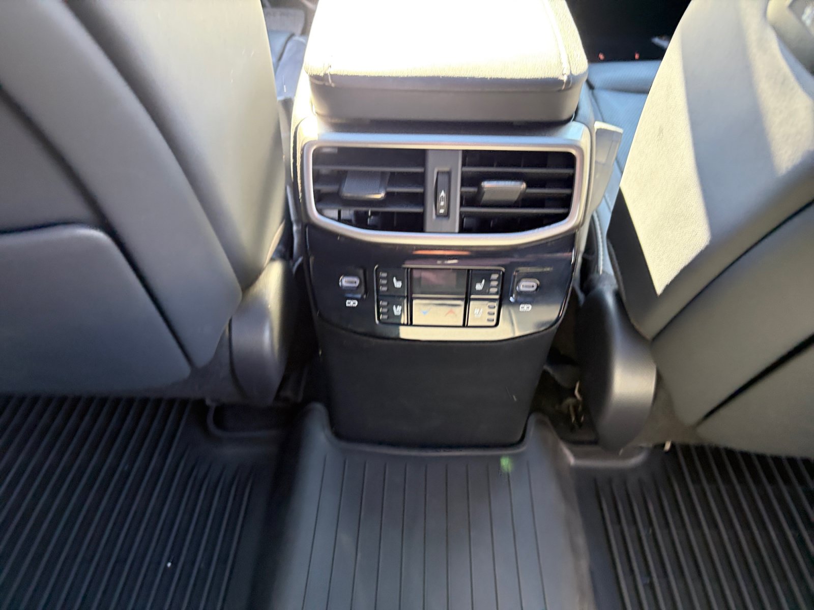 Used 2024 Lexus RX 450h AWD w/ Convenience Package image 30