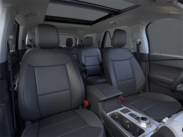 Used 2024 Ford Explorer XLT w/ Equipment Group 202A image 10