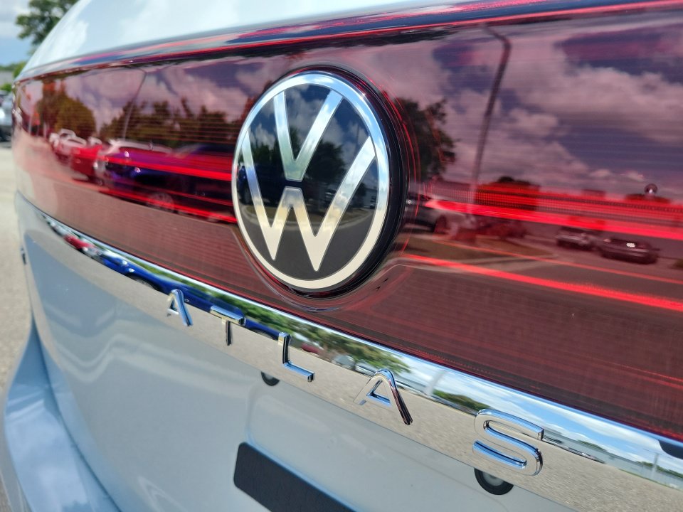 New 2026 Volkswagen Atlas SE FWD image 14