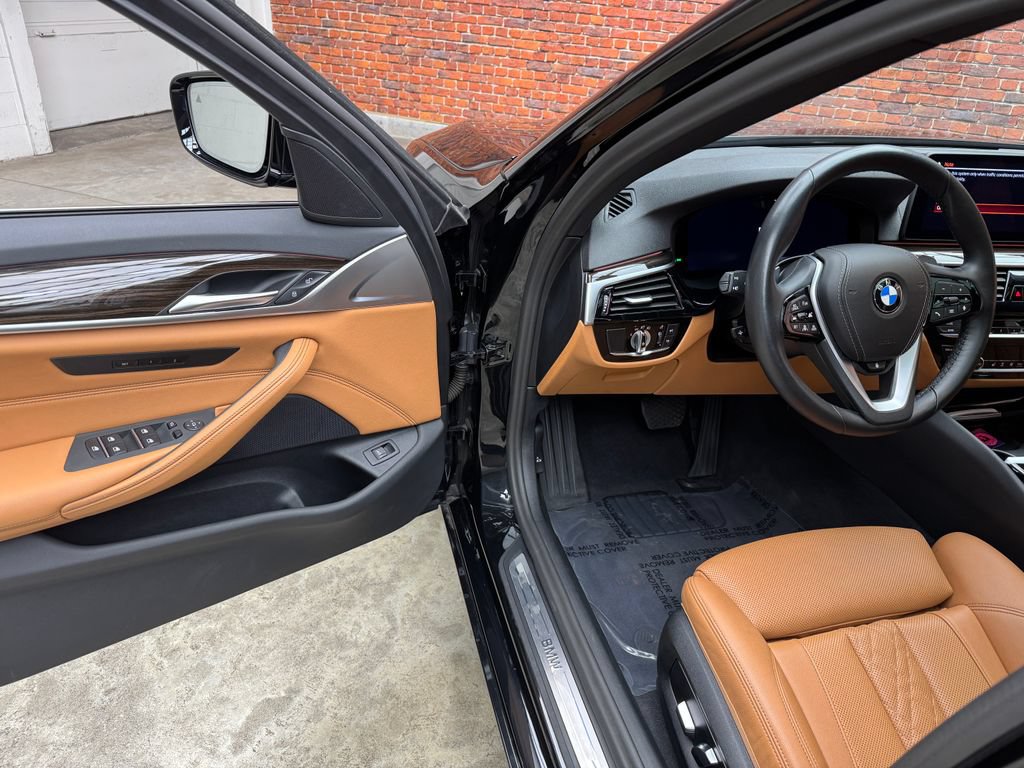 Used 2023 BMW 540i xDrive AWD/4WD image 8