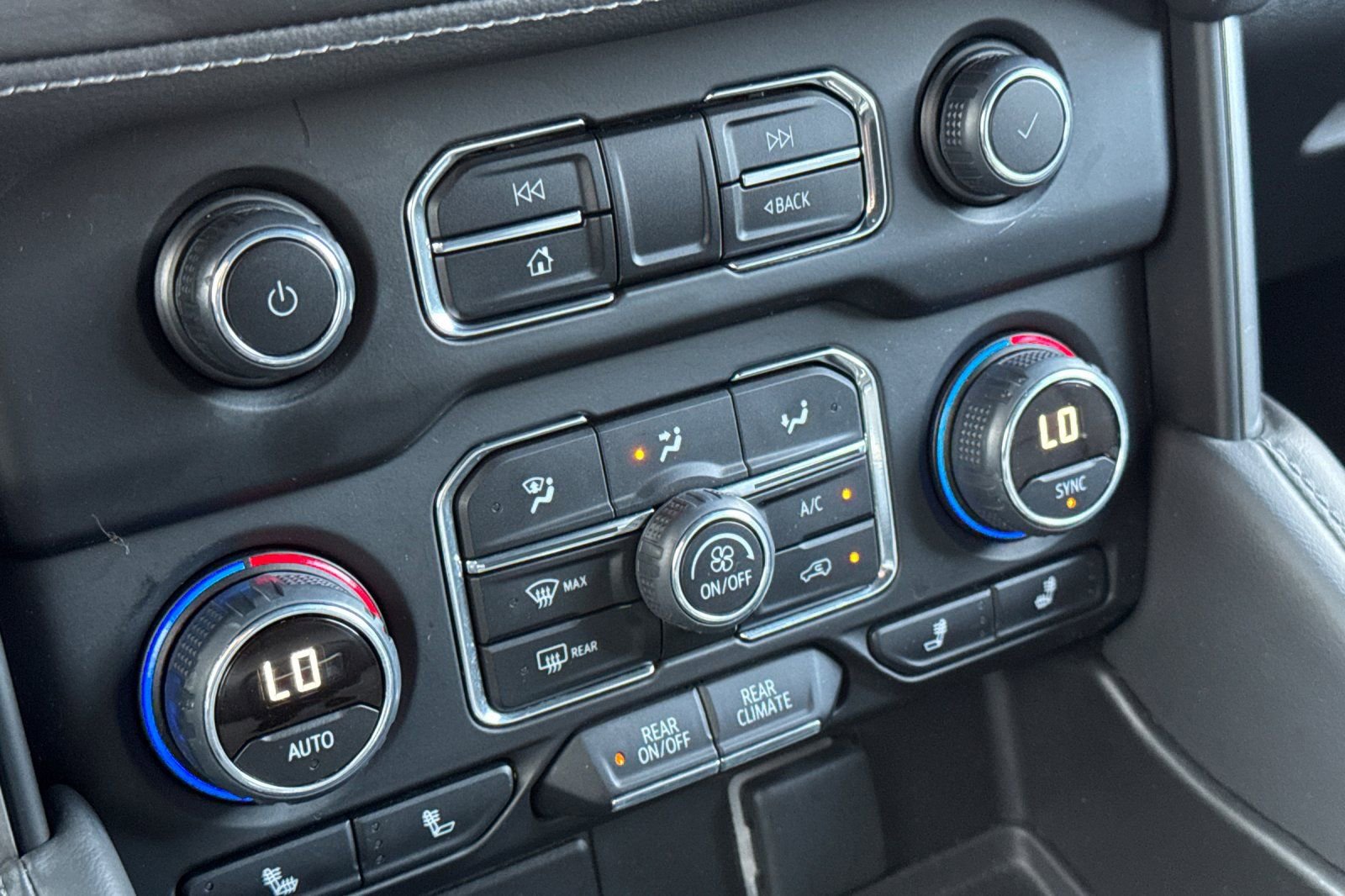 Used 2024 Chevrolet Tahoe LT image 24