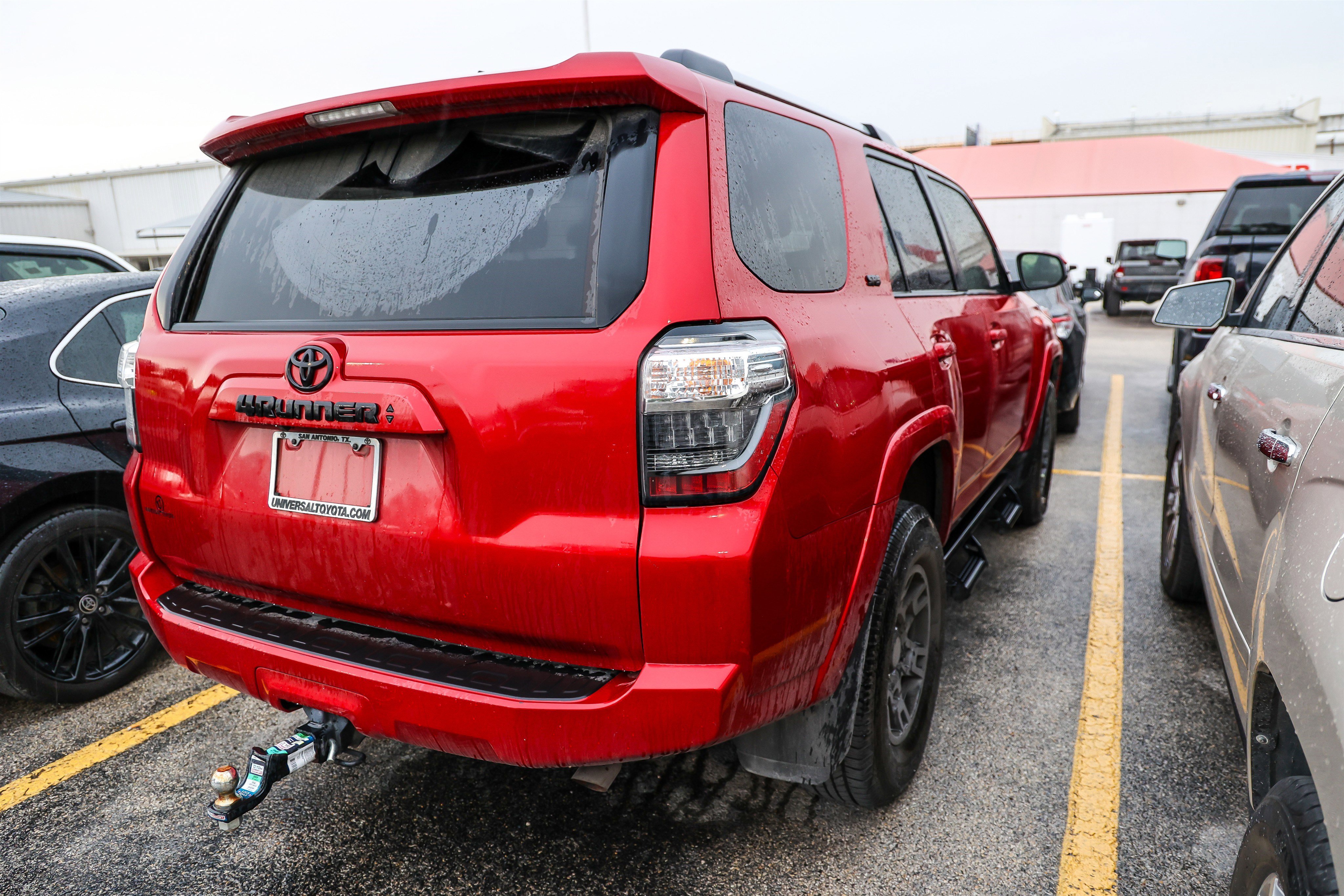 Used 2023 Toyota 4Runner SR5 AWD/4WD image 7