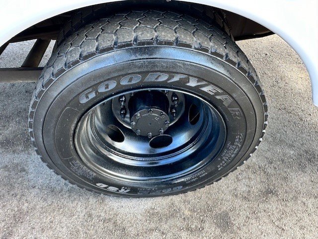 Used 2008 Ford F550 4x4 Regular Cab Super Duty image 14