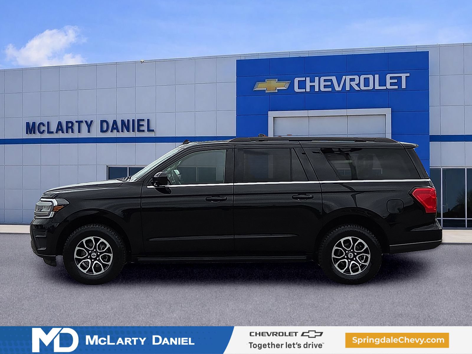 Used 2024 Ford Expedition Max XLT AWD/4WD image 3