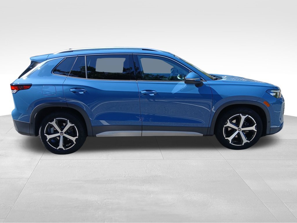 Used 2026 Volkswagen Tiguan SE FWD image 8