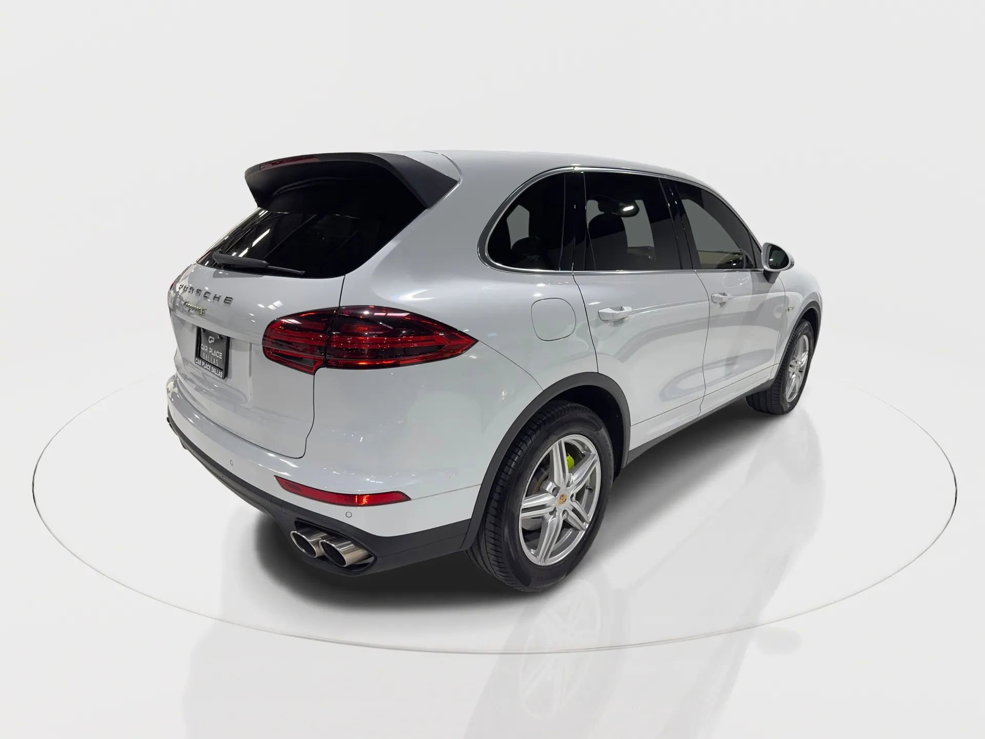 Used 2015 Porsche Cayenne S w/ Premium Package image 11