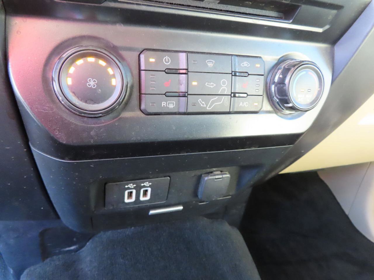 Used 2017 Ford F350 XLT w/ XLT Premium Package AWD/4WD image 40