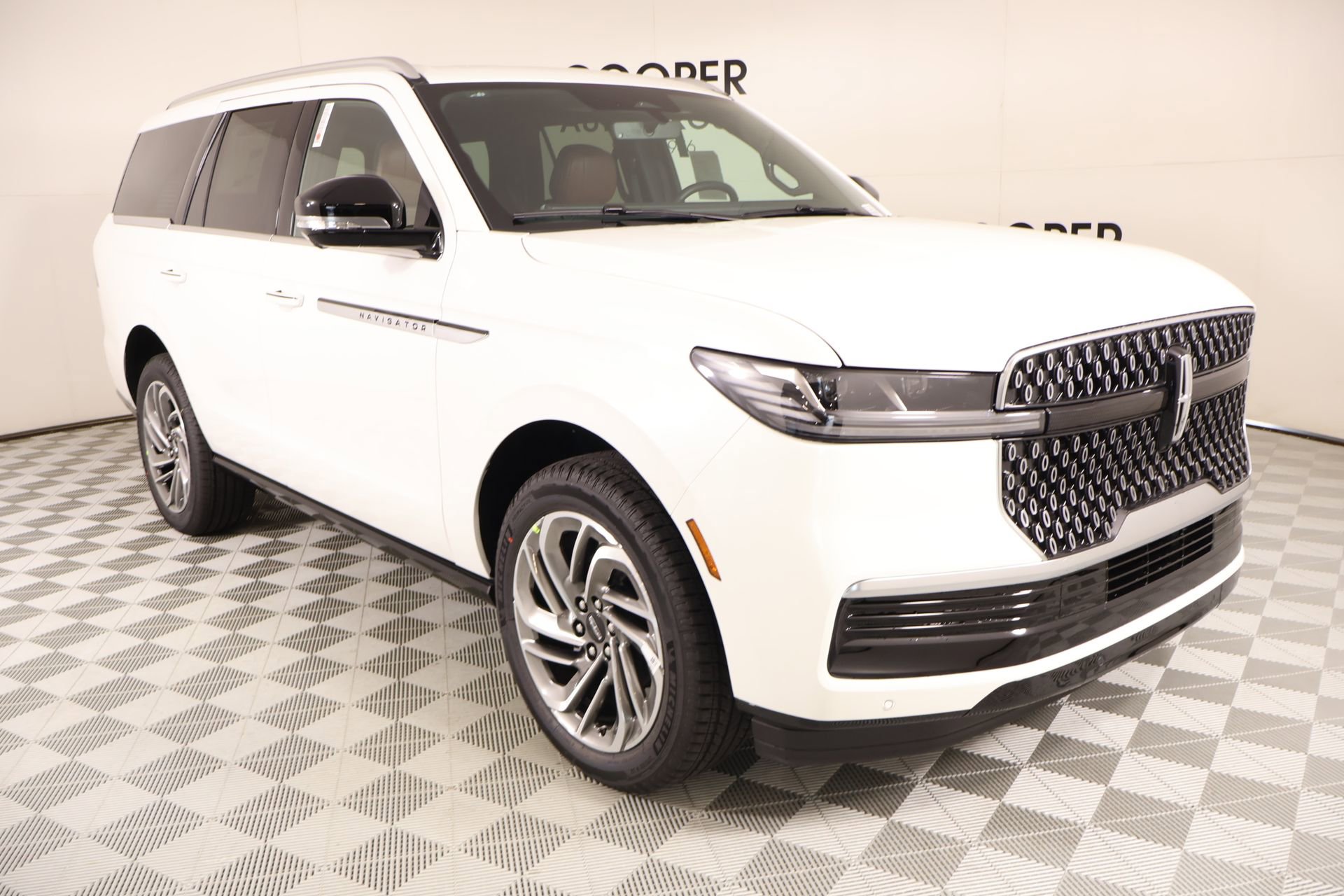 New 2026 Lincoln Navigator Reserve AWD/4WD image 1