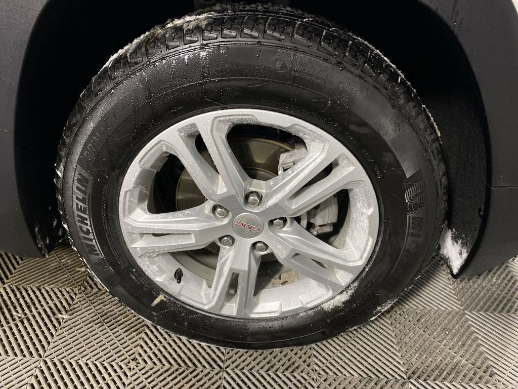 Used 2023 GMC Terrain SLE image 10