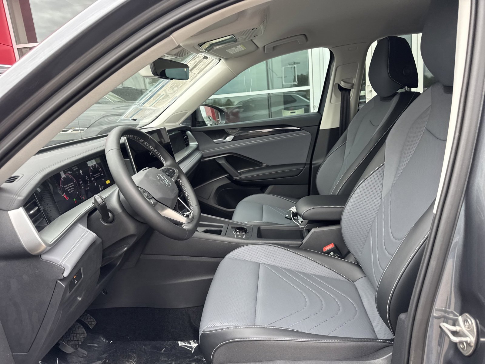 New 2026 Volkswagen Tiguan SE image 10