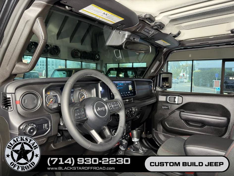 Used 2025 Jeep Wrangler Unlimited Rubicon AWD/4WD image 12