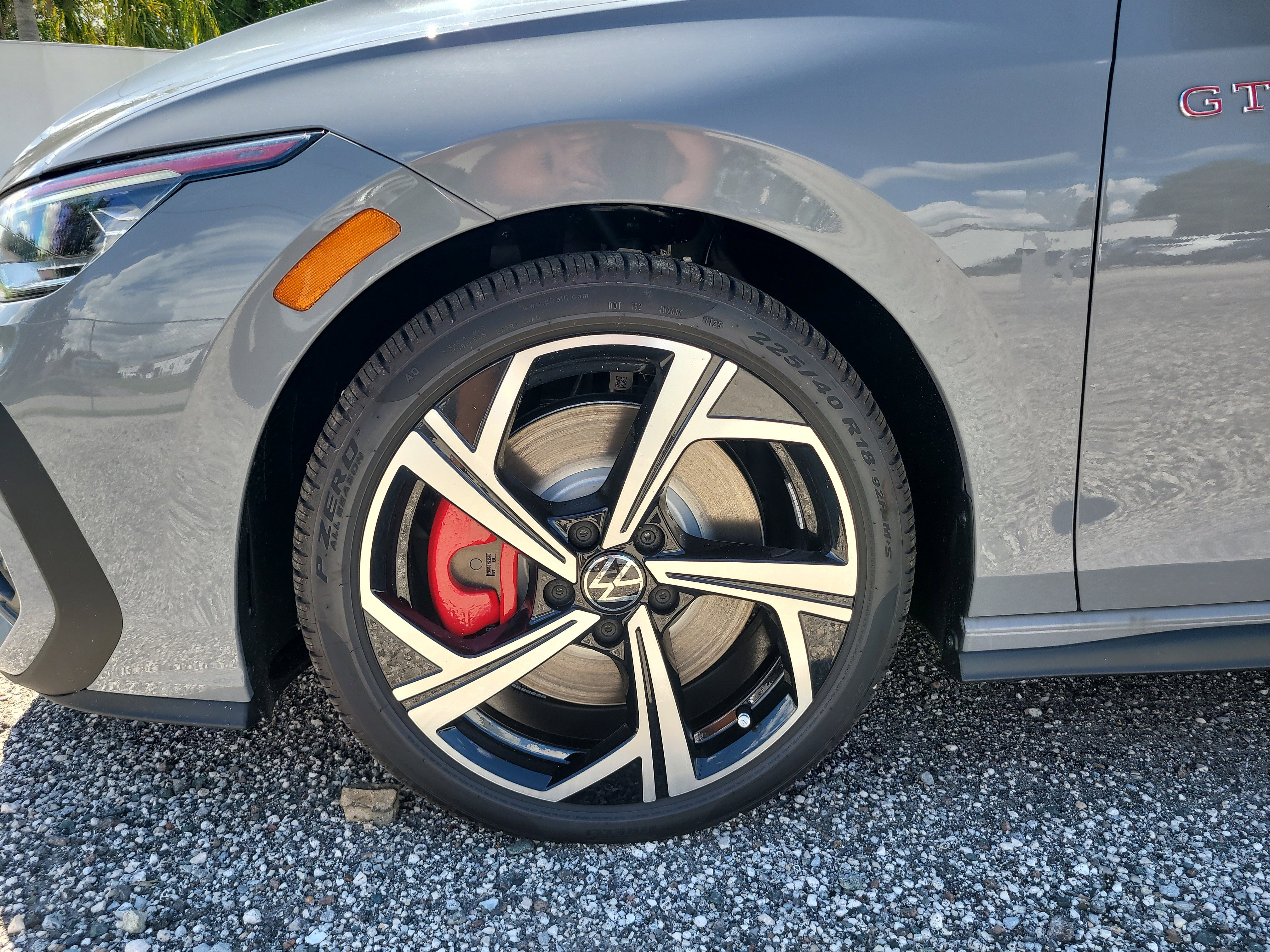 New 2025 Volkswagen GTI SE image 10