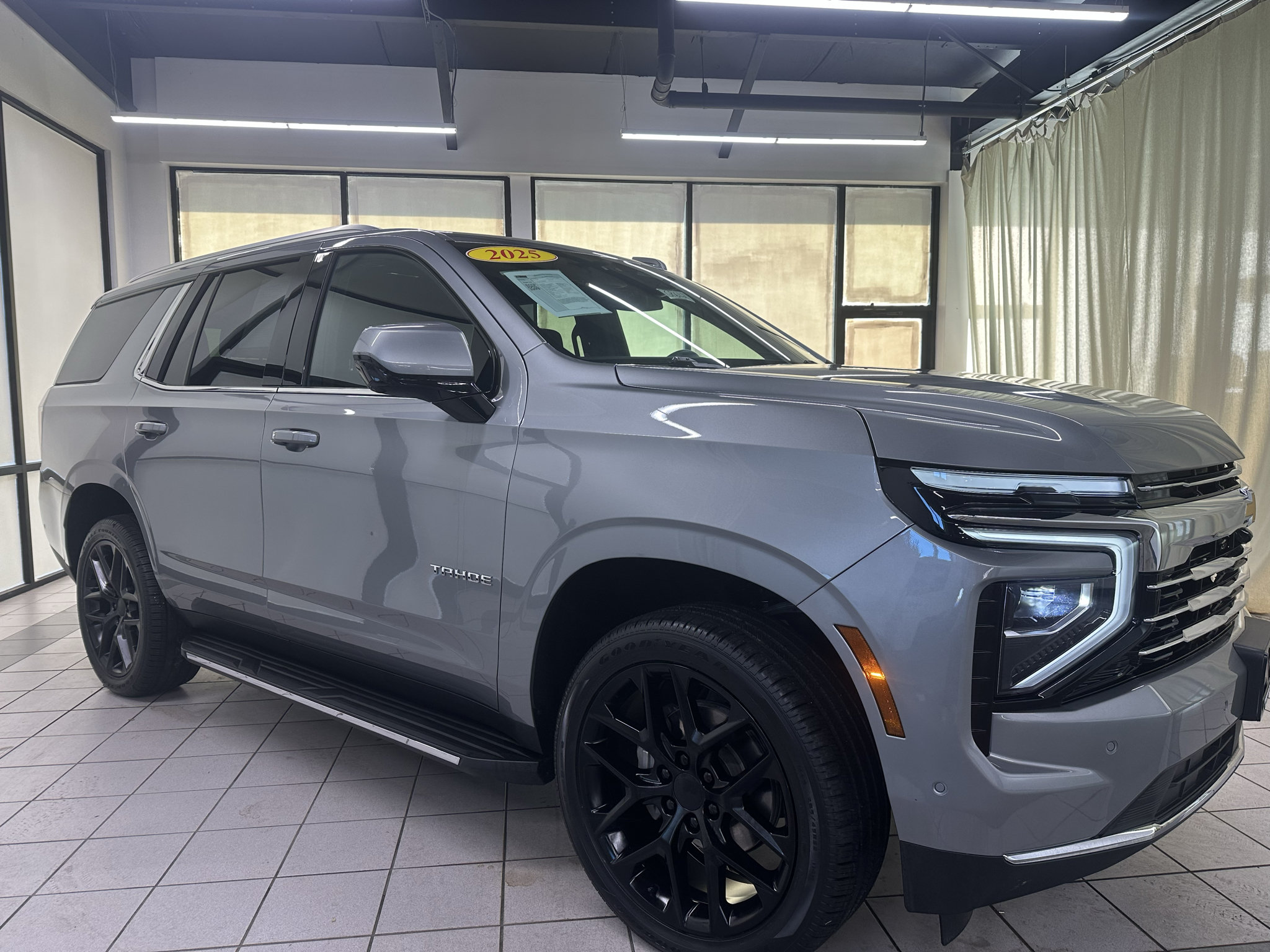 Certified 2025 Chevrolet Tahoe LT AWD/4WD image 2