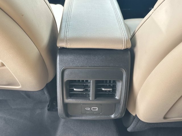 Certified 2024 Cadillac XT4 Premium Luxury FWD image 17