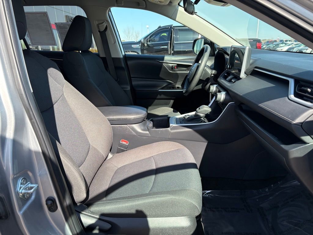 Certified 2025 Toyota RAV4 LE AWD/4WD image 16