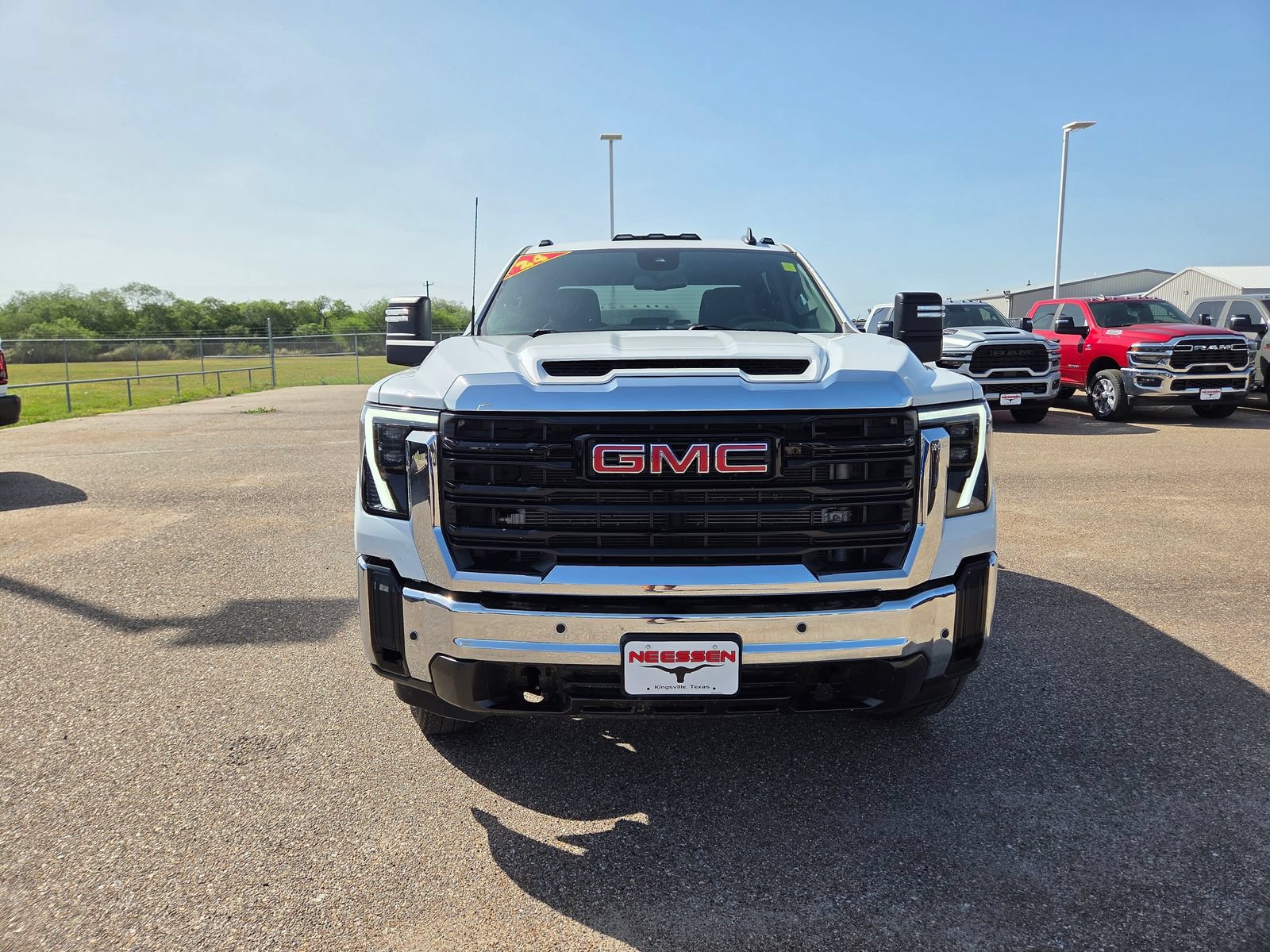Used 2024 GMC Sierra 3500 Pro AWD/4WD image 2