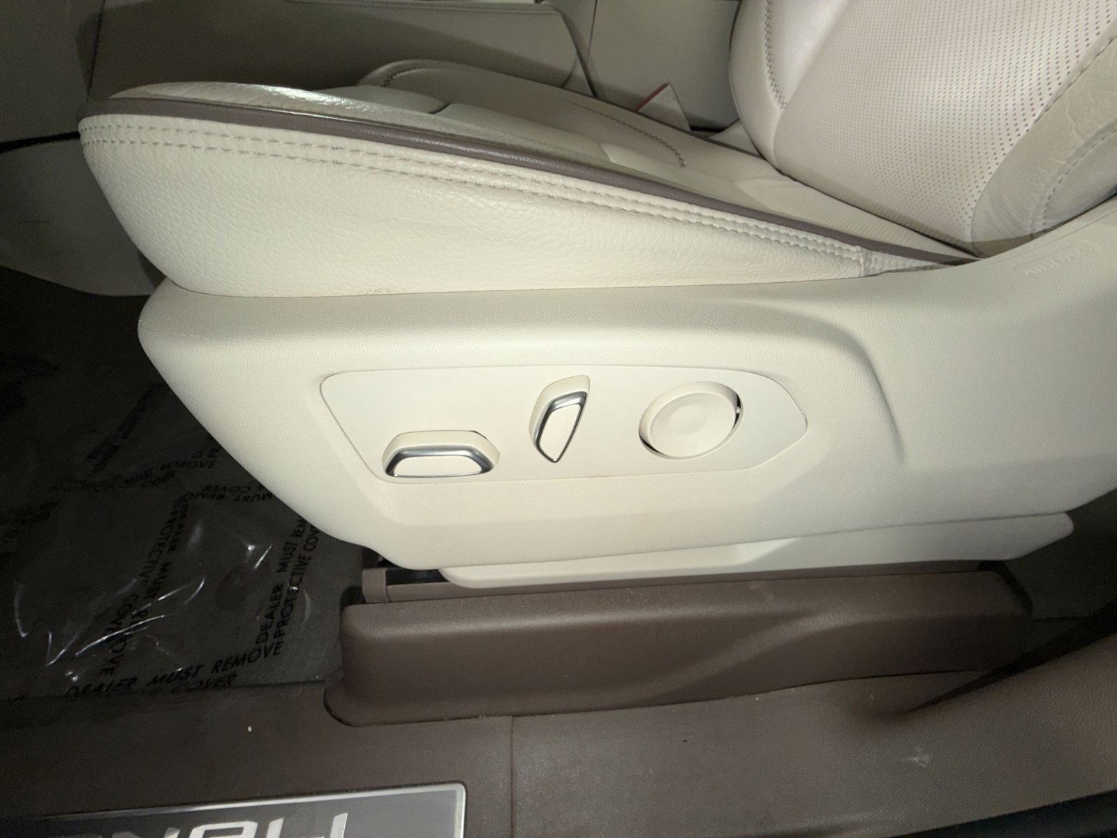 Used 2022 GMC Yukon XL Denali image 14