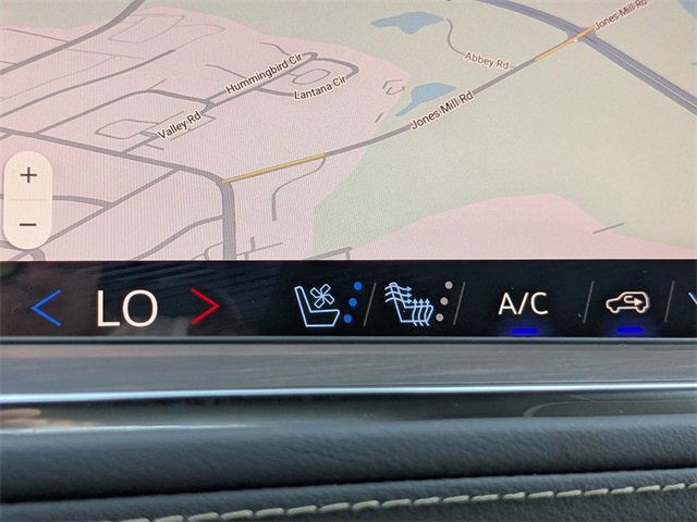 New 2025 Chevrolet Suburban Premier image 30