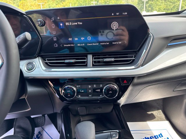 New 2026 Chevrolet Trax LT w/ Sunroof Package FWD image 16