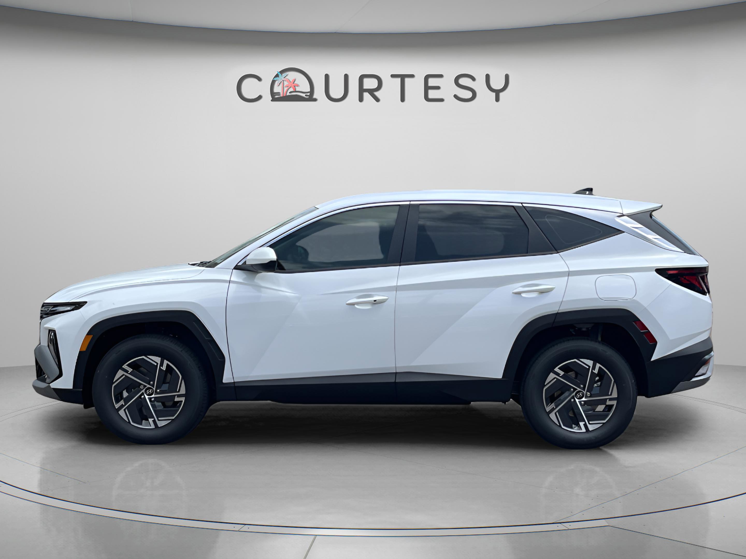 New 2026 Hyundai Tucson Blue SE AWD/4WD image 2