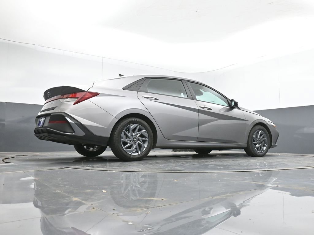 Used 2024 Hyundai Elantra SEL image 40