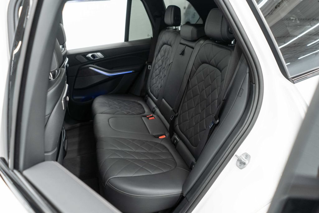 Used 2025 BMW X5 xDrive40i w/ M Sport Package w/ M Sport Package AWD/4WD image 14