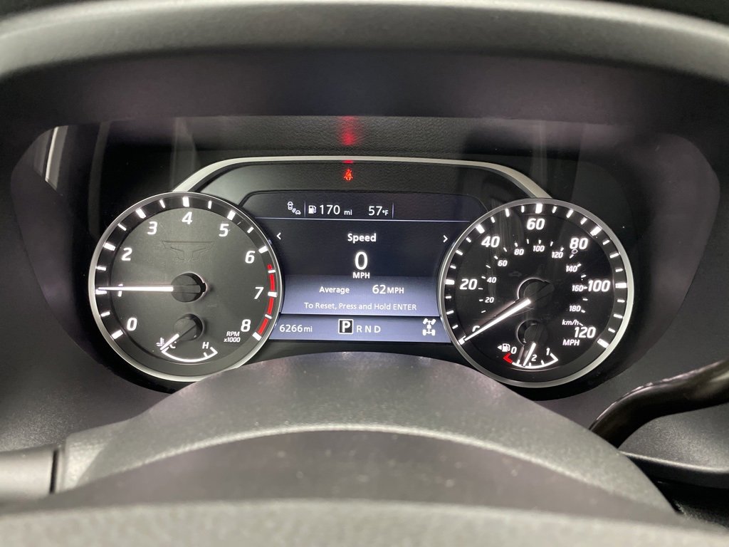 Used 2024 Nissan Titan SV image 29