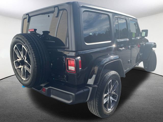 Used 2024 Jeep Wrangler Unlimited w/ Convenience Group image 13