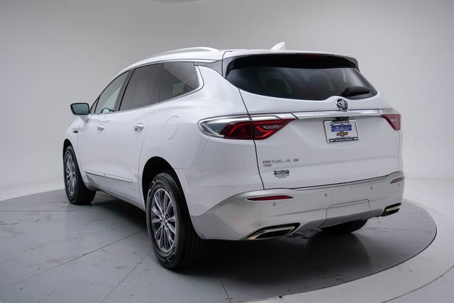 Used 2024 Buick Enclave Premium image 7