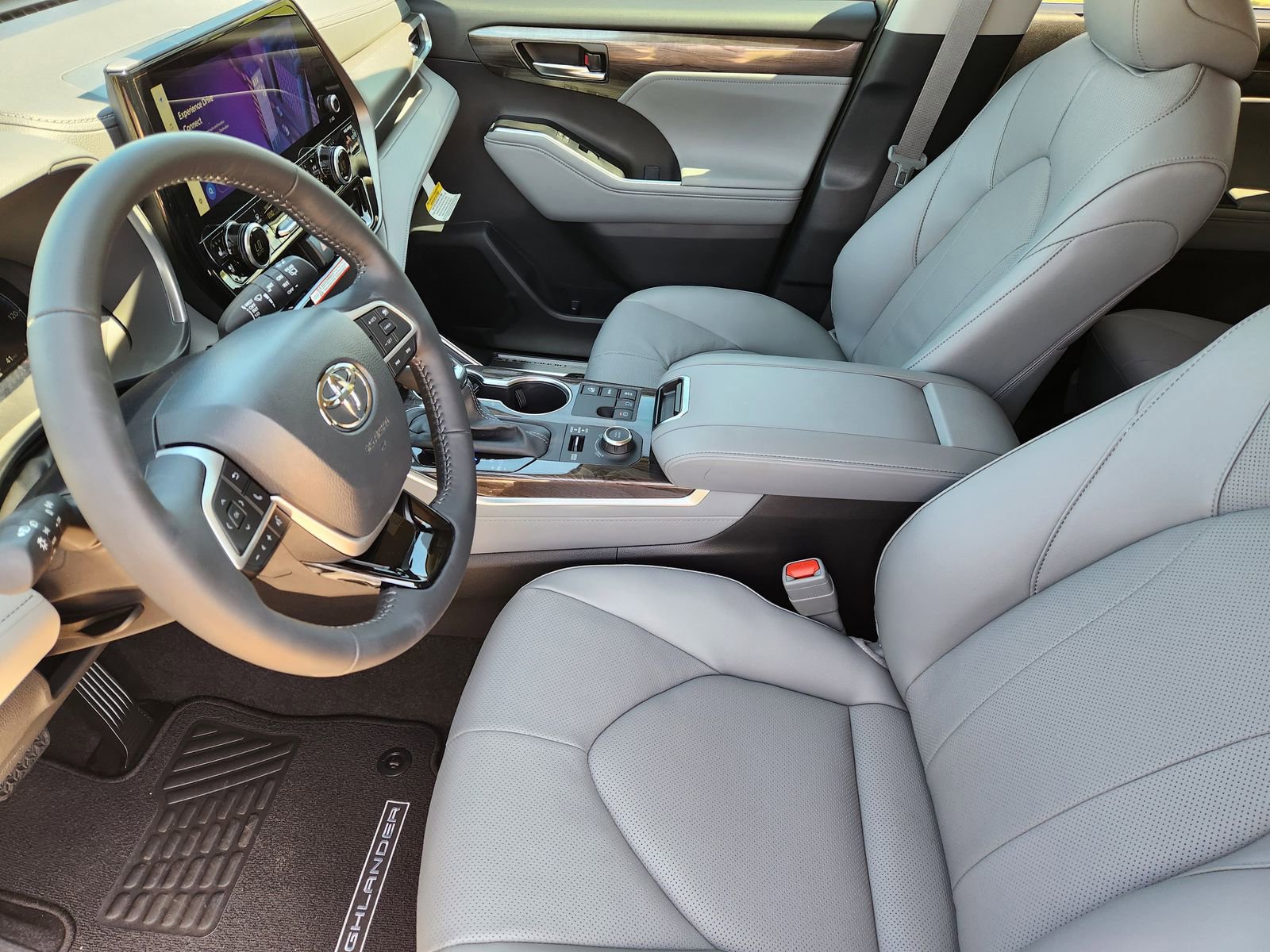New 2026 Toyota Highlander Limited AWD/4WD image 12