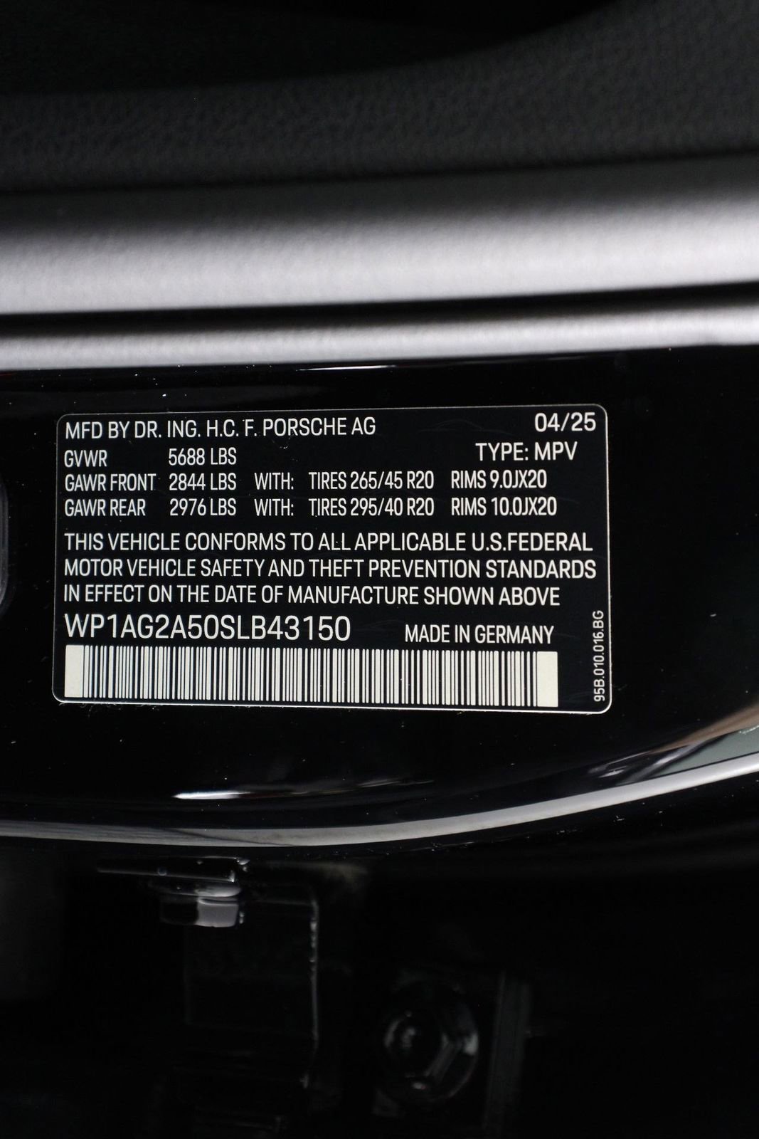 Certified 2025 Porsche Macan S image 19