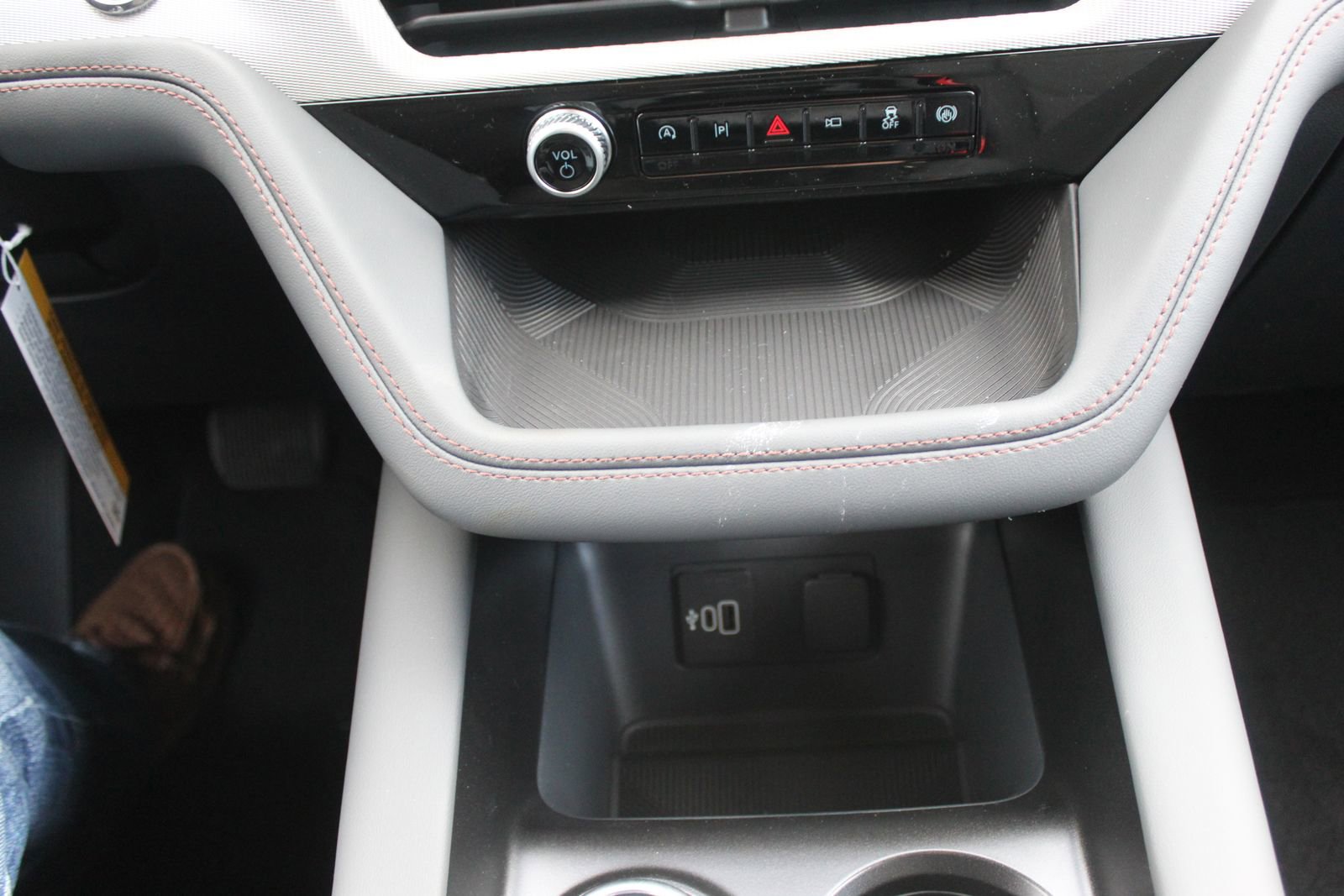 New 2026 Ford Explorer Active image 32