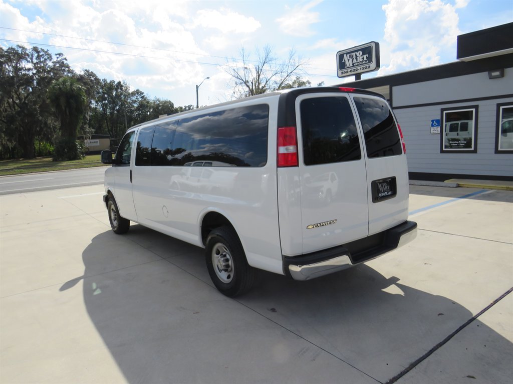 Used 2024 Chevrolet Express 3500 LS w/ Chrome Appearance Package RWD image 12